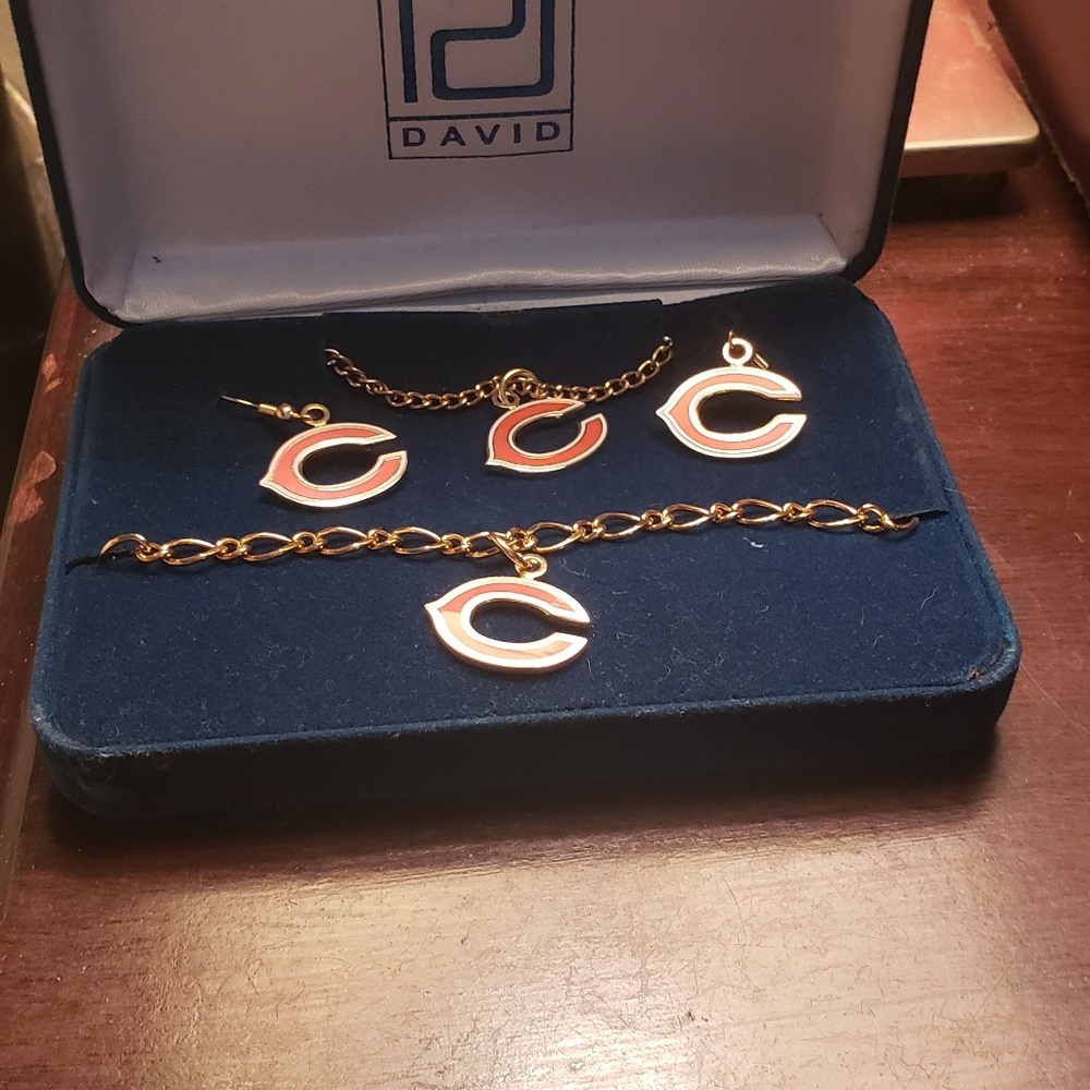 Peter David vintage Chicago Bears jewelry set